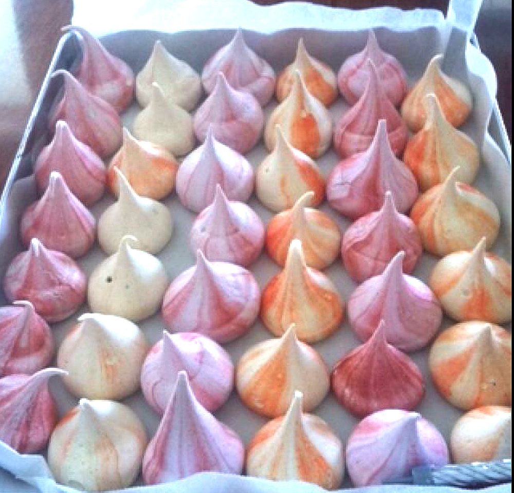 Meringue kisses